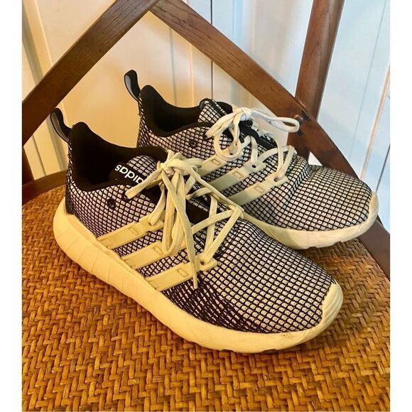 Adidas white and black running shoes size 6 - Picture 4 of 9